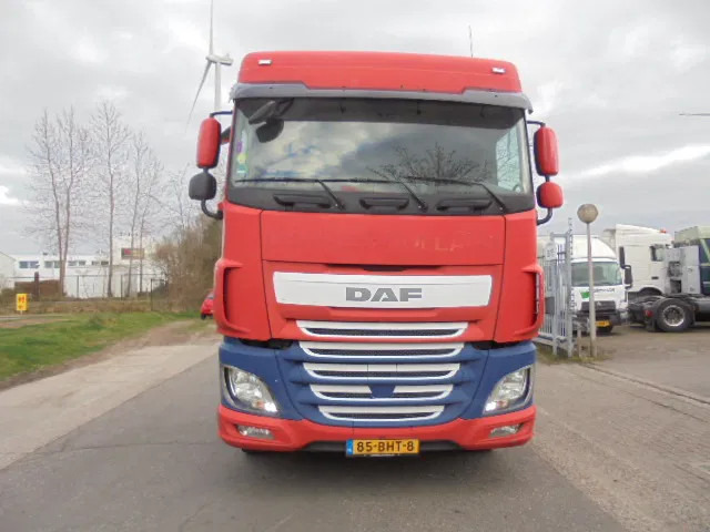 DAF XF 440 ADR + COMPRESSOR NL TRUCK - Tractor unit: picture 2 DAF XF 440 ADR + COMPRESSOR NL TRUCK - Tractor unit: picture 2