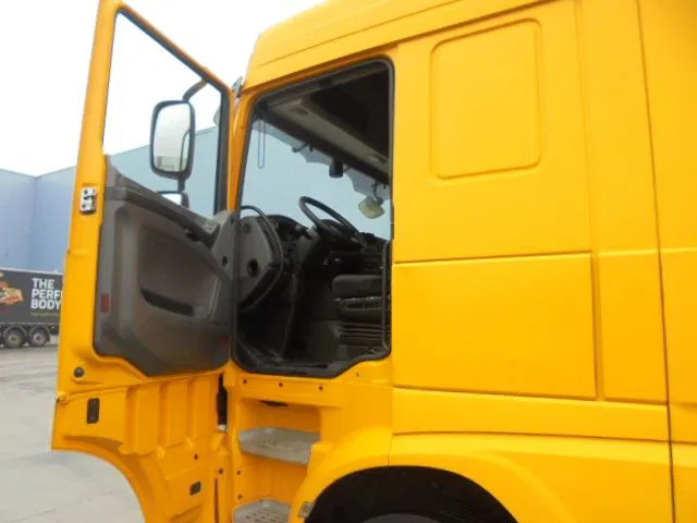 Tractor unit DAF XF 440: picture 8