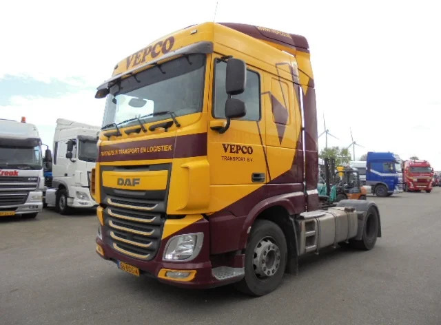 DAF XF 440 - Tractor unit: picture 1 DAF XF 440 - Tractor unit: picture 1