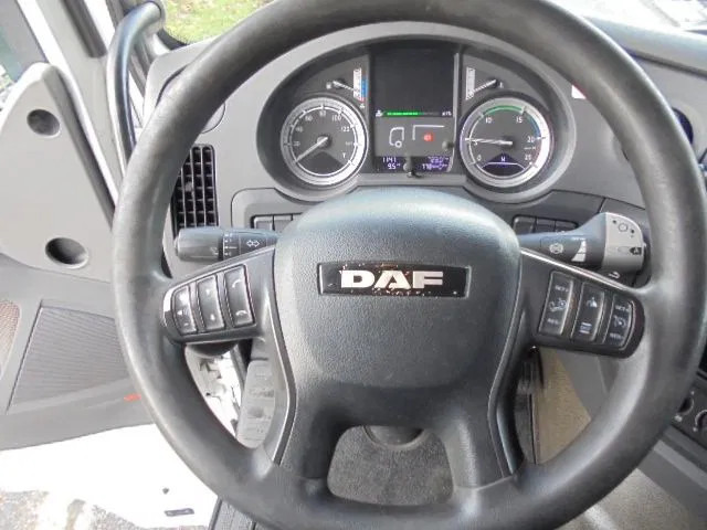 Tractor unit DAF XF 440 SPACE CAB: picture 15