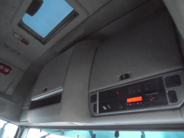 Tractor unit DAF XF 460 6X2 RHD: picture 12