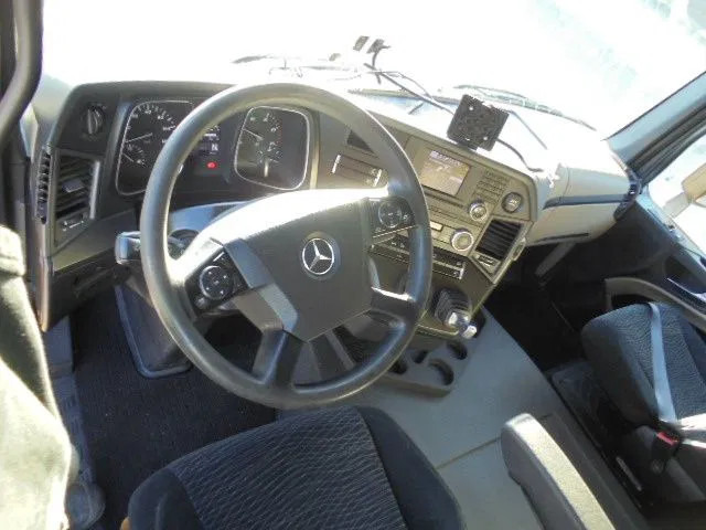 Tractor unit Mercedes-Benz Actros 1840: picture 10