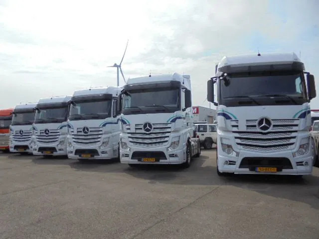 Mercedes-Benz Actros 1842 15x IN STOCK - Tractor unit: picture 1 Mercedes-Benz Actros 1842 15x IN STOCK - Tractor unit: picture 1