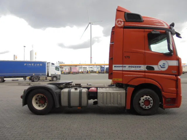 Mercedes-Benz Actros 1842 LS NL TRUCK - Tractor unit: picture 4 Mercedes-Benz Actros 1842 LS NL TRUCK - Tractor unit: picture 4