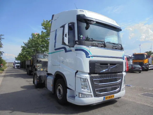 Volvo FH 420 NL TRUCK - Tractor unit: picture 3 Volvo FH 420 NL TRUCK - Tractor unit: picture 3