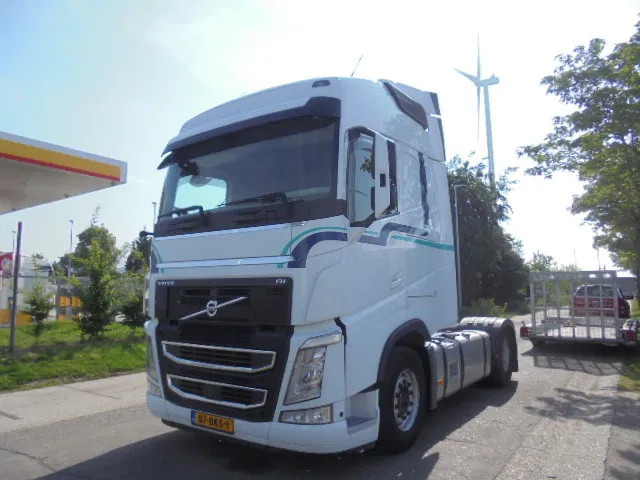 Volvo FH 420 NL TRUCK - Tractor unit: picture 1 Volvo FH 420 NL TRUCK - Tractor unit: picture 1