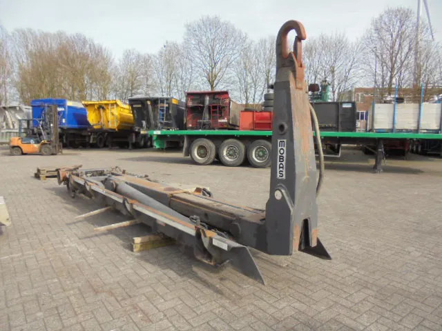 VDL  - Hook lift truck: picture 2 VDL  - Hook lift truck: picture 2