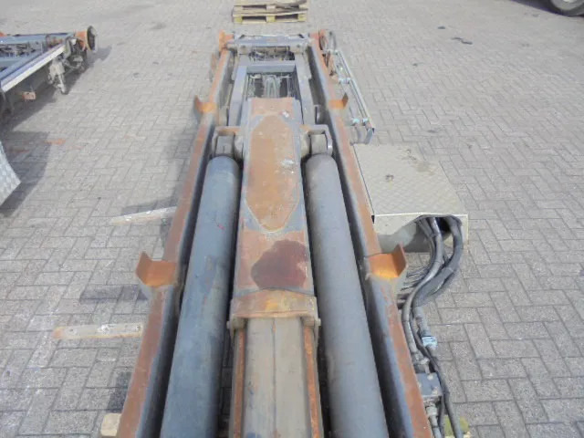 VDL  - Hook lift truck: picture 3 VDL  - Hook lift truck: picture 3