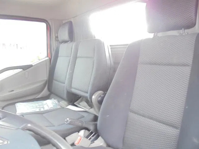 Van Renault Maxity 120 DXI: picture 15