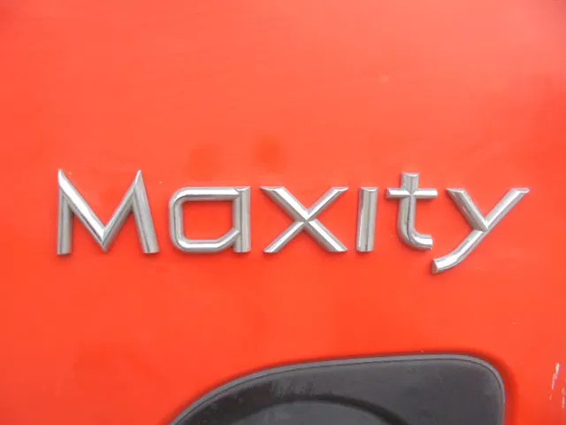 Van Renault Maxity 120 DXI: picture 16
