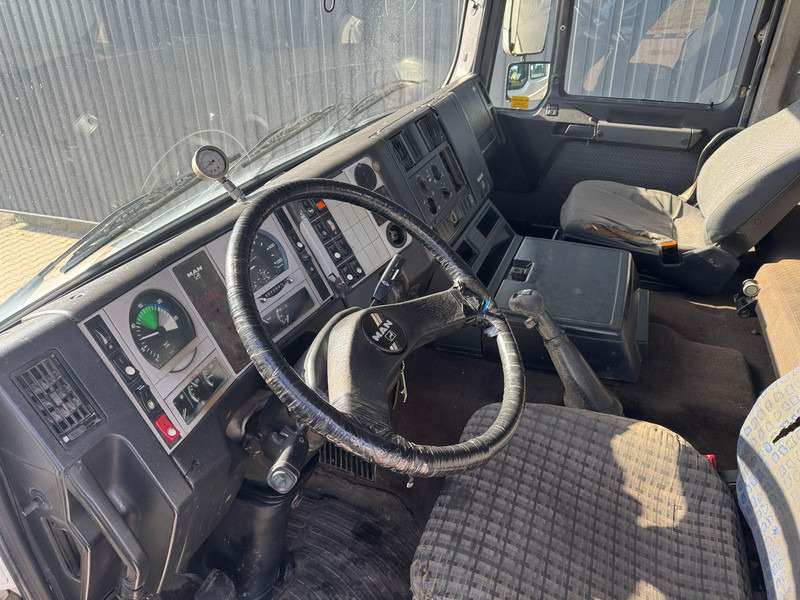 MAN 26.403 - Cab chassis truck: picture 5 MAN 26.403 - Cab chassis truck: picture 5