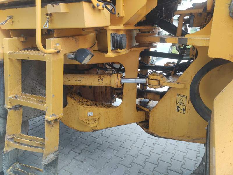 Wheel loader Volvo L220 wheel loader: picture 10