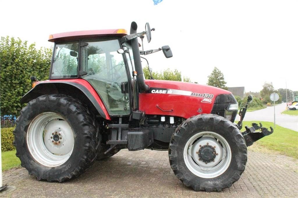 Case IH MXM130 - Farm tractor: picture 2 Case IH MXM130 - Farm tractor: picture 2