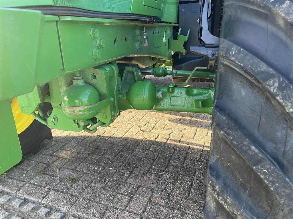 Farm tractor John Deere 6145R: picture 9
