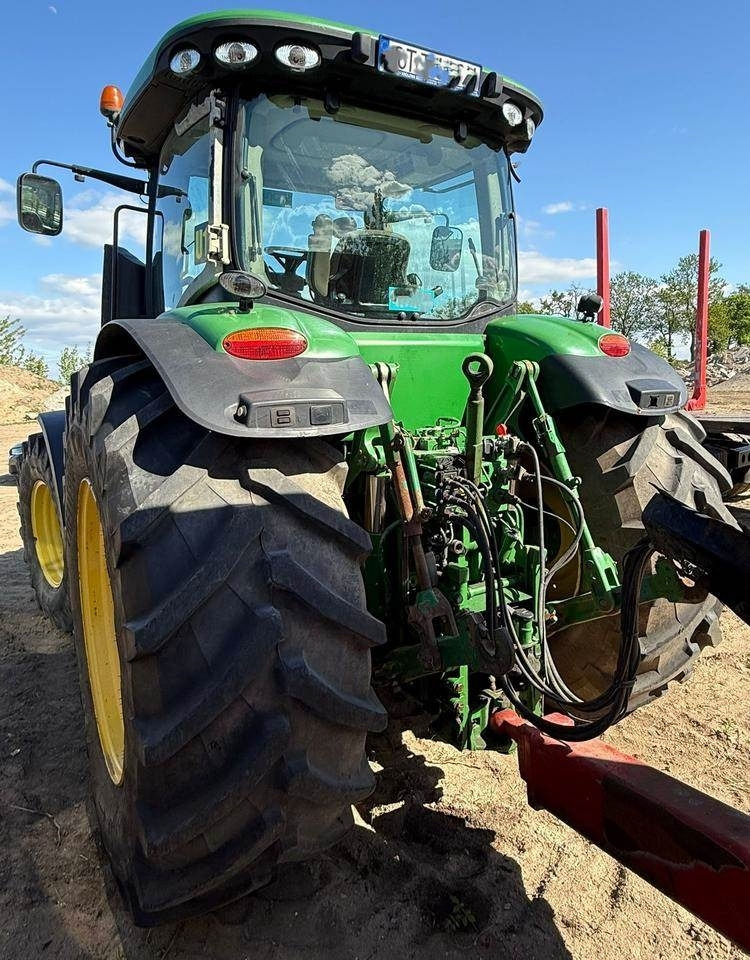 John Deere 7230R - Farm tractor: picture 4 John Deere 7230R - Farm tractor: picture 4