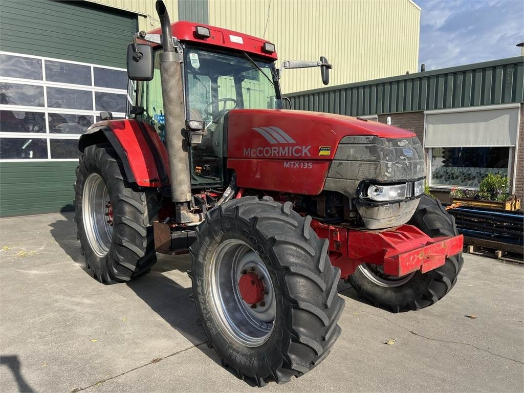 McCormick MTX135 - Farm tractor: picture 2 McCormick MTX135 - Farm tractor: picture 2