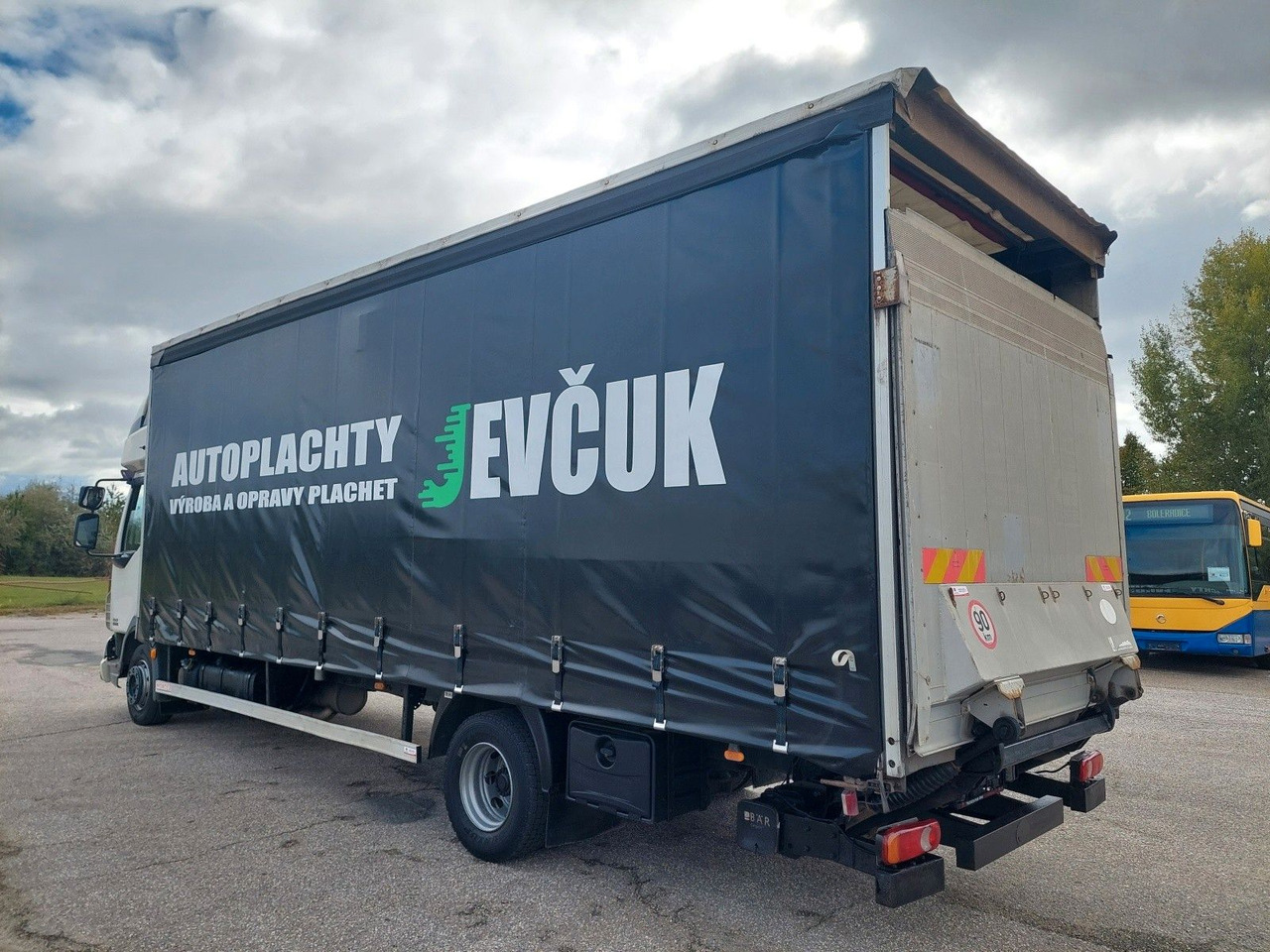 DAF FA LF 45.220 G12 4x2 - Curtainsider truck: picture 3 DAF FA LF 45.220 G12 4x2 - Curtainsider truck: picture 3