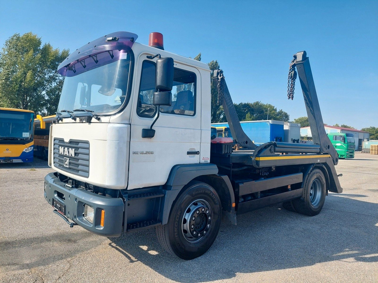 MAN ME 18.280 BB 4x2 - Curtainsider truck: picture 1 MAN ME 18.280 BB 4x2 - Curtainsider truck: picture 1