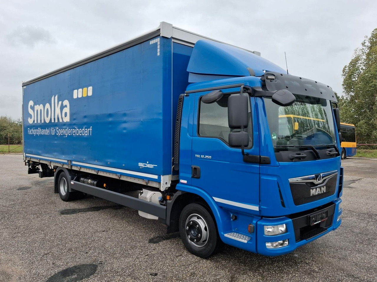 MAN TGL 12.250 BL 4x2 - Curtainsider truck: picture 2 MAN TGL 12.250 BL 4x2 - Curtainsider truck: picture 2