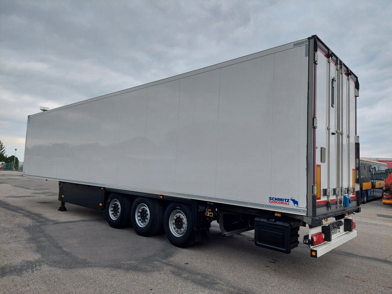 Schmitz Cargobull SKO24 ThermoKing SLXi 300 - 4676 Motorstunden - Refrigerator semi-trailer: picture 3 Schmitz Cargobull SKO24 ThermoKing SLXi 300 - 4676 Motorstunden - Refrigerator semi-trailer: picture 3