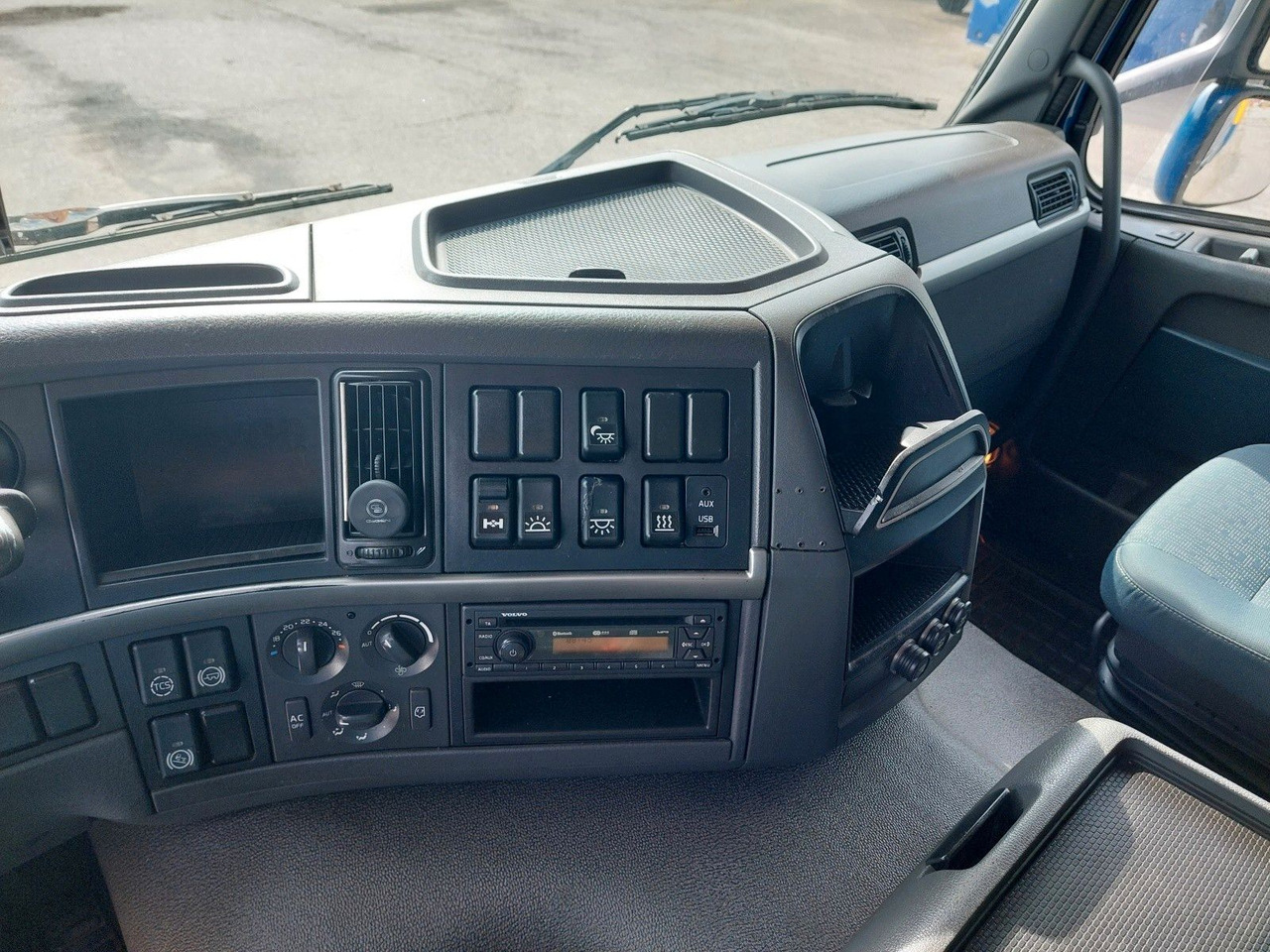 Lease a  Volvo FM13 420 42R 4x2 BL Edscha Volvo FM13 420 42R 4x2 BL Edscha: picture 18