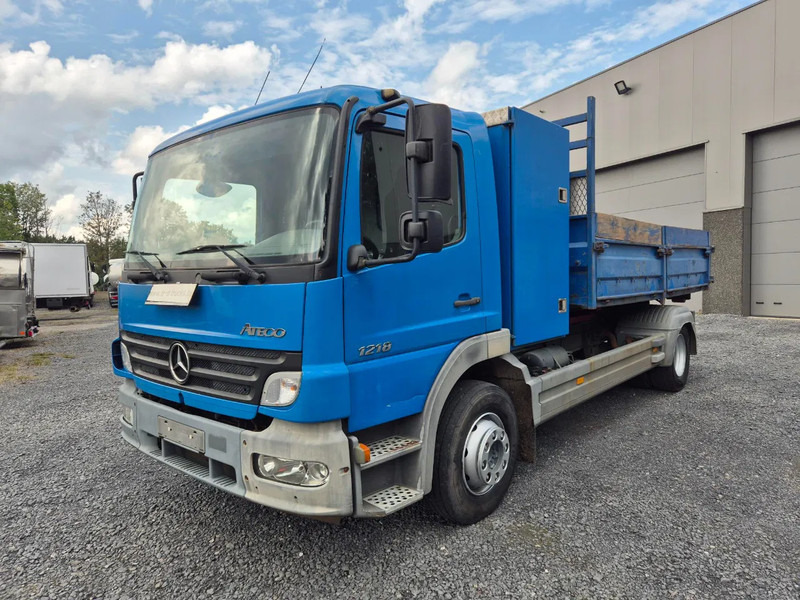 Mercedes-Benz Atego 1218 HOOK SYSTEM + CONTAINER INCLUDED (!) - Hook lift truck: picture 1 Mercedes-Benz Atego 1218 HOOK SYSTEM + CONTAINER INCLUDED (!) - Hook lift truck: picture 1