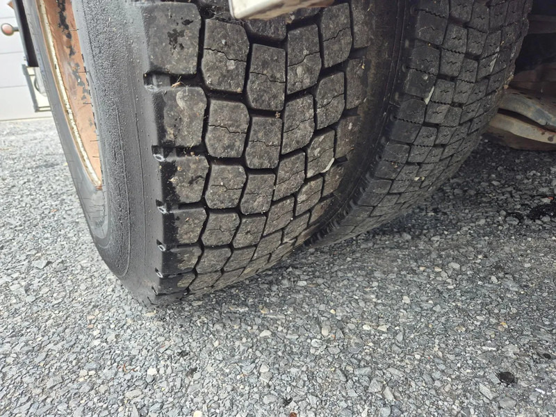 Lease a Scania P280 FUEL / CARBURANT 14000L - 5 COMP - RETARDER Scania P280 FUEL / CARBURANT 14000L - 5 COMP - RETARDER: picture 20 Lease a Scania P280 FUEL / CARBURANT 14000L - 5 COMP - RETARDER Scania P280 FUEL / CARBURANT 14000L - 5 COMP - RETARDER: picture 20