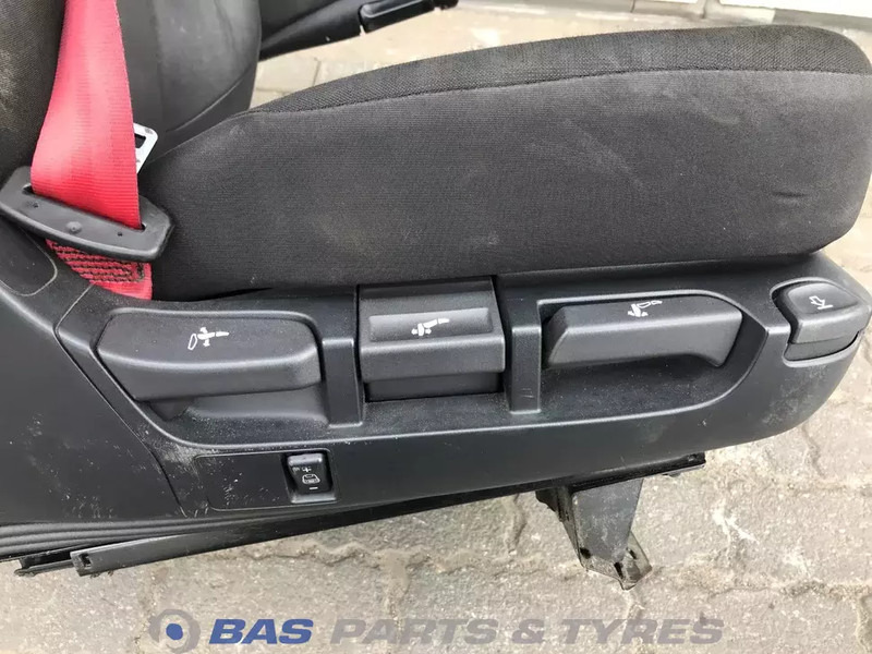 DAF CF Euro 6 Chauffeursstoel DAF 2104662 - Seat for Truck: picture 5 DAF CF Euro 6 Chauffeursstoel DAF 2104662 - Seat for Truck: picture 5