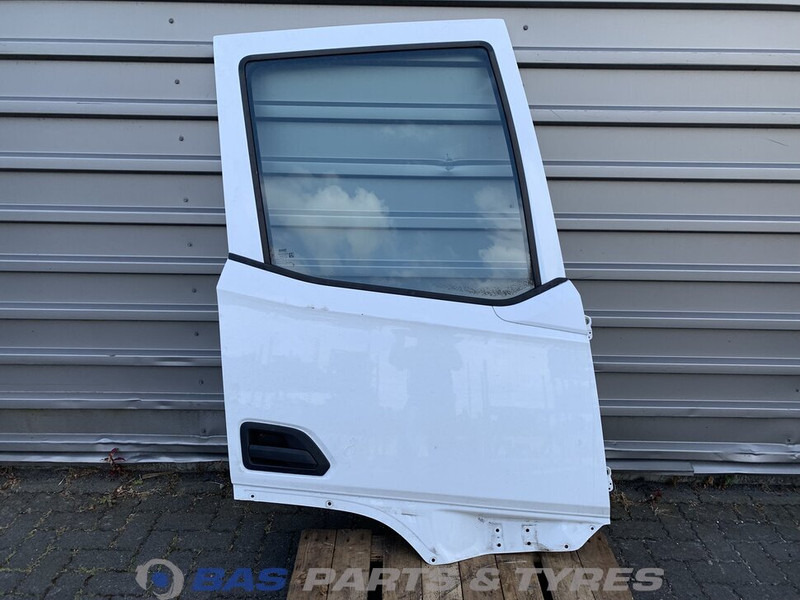 DAF XF G2 - Door and parts for Truck: picture 1 DAF XF G2 - Door and parts for Truck: picture 1