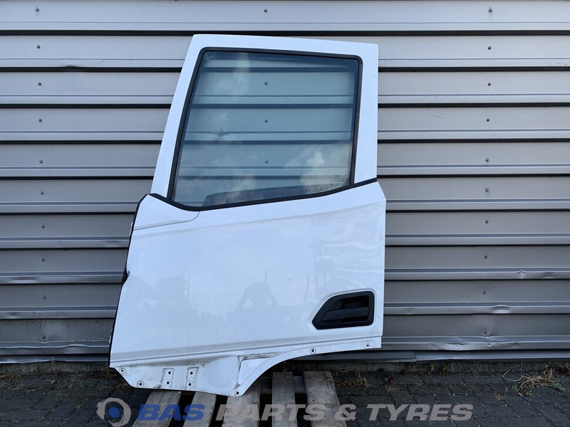 DAF XF G2 - Door and parts for Truck: picture 1 DAF XF G2 - Door and parts for Truck: picture 1