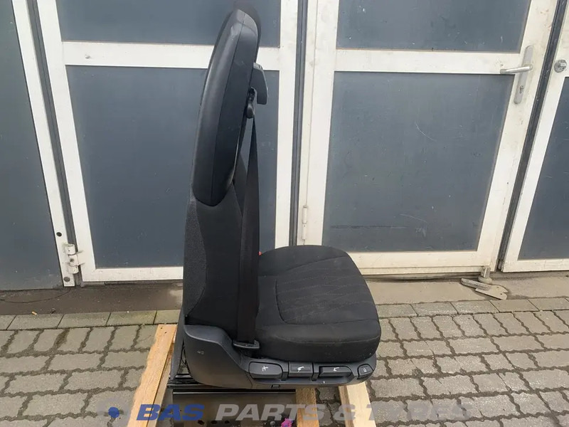 DAF XF106 Bijrijdersstoel DAF 2104602 - Seat for Truck: picture 4 DAF XF106 Bijrijdersstoel DAF 2104602 - Seat for Truck: picture 4