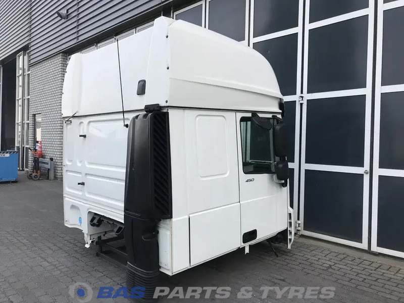 DAF XF106 DAF Super Space Cab L2H3 2032405 - Cab and interior for Truck: picture 4 DAF XF106 DAF Super Space Cab L2H3 2032405 - Cab and interior for Truck: picture 4