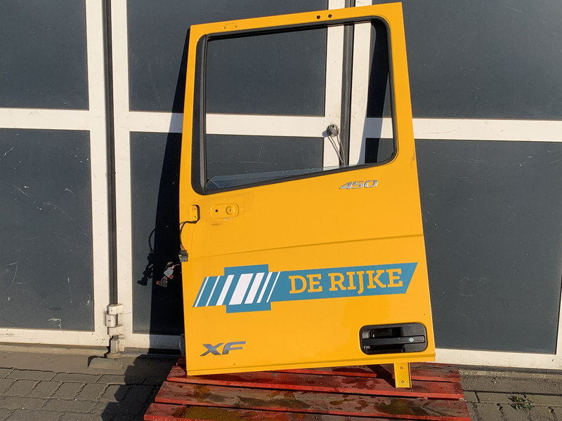 DAF XF106 - Door and parts for Truck: picture 1 DAF XF106 - Door and parts for Truck: picture 1