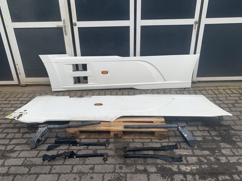 DAF XF106 - Body and exterior for Truck: picture 1 DAF XF106 - Body and exterior for Truck: picture 1