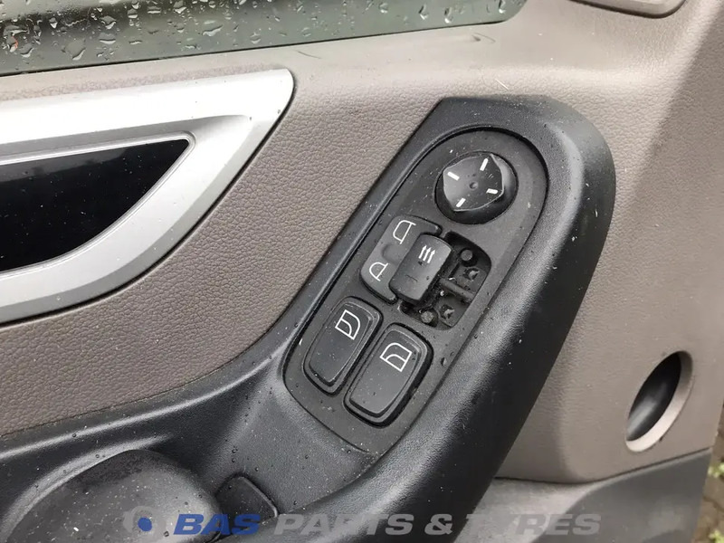 DAF XF106 - Door and parts for Truck: picture 3 DAF XF106 - Door and parts for Truck: picture 3