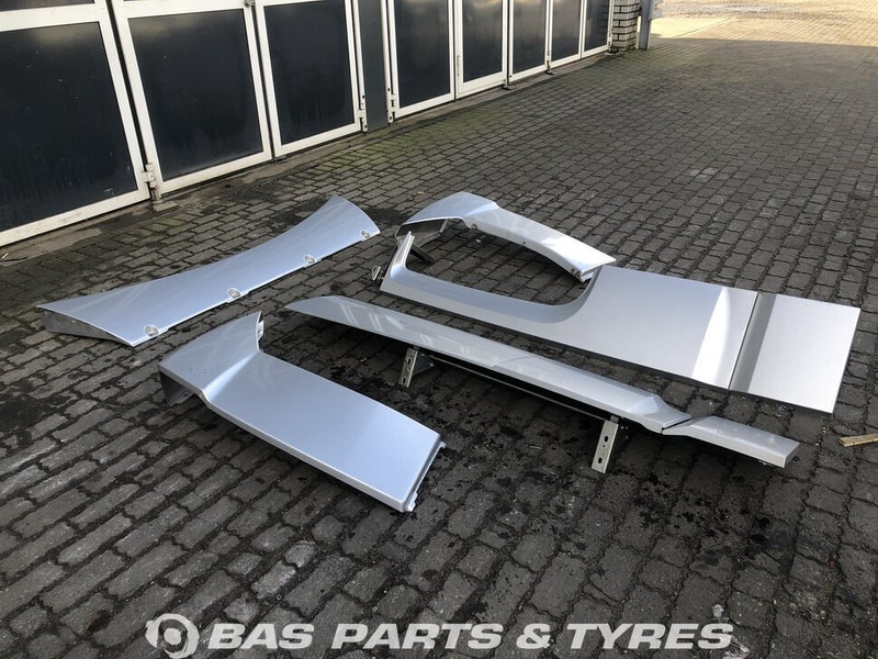 DAF XF106 Spoilerset DAF Super Space Cab L2H3 1671845 - Aerodynamics/ Spoiler for Truck: picture 3 DAF XF106 Spoilerset DAF Super Space Cab L2H3 1671845 - Aerodynamics/ Spoiler for Truck: picture 3
