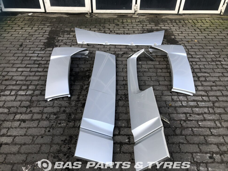 DAF XF106 Spoilerset DAF Super Space Cab L2H3 1671845 - Aerodynamics/ Spoiler for Truck: picture 1 DAF XF106 Spoilerset DAF Super Space Cab L2H3 1671845 - Aerodynamics/ Spoiler for Truck: picture 1