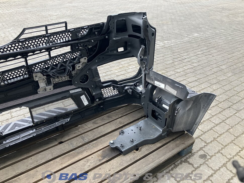 Mercedes-Benz Actros MP4 Bumper Mercedes A 960 880 16 90 - Bumper for Truck: picture 5 Mercedes-Benz Actros MP4 Bumper Mercedes A 960 880 16 90 - Bumper for Truck: picture 5