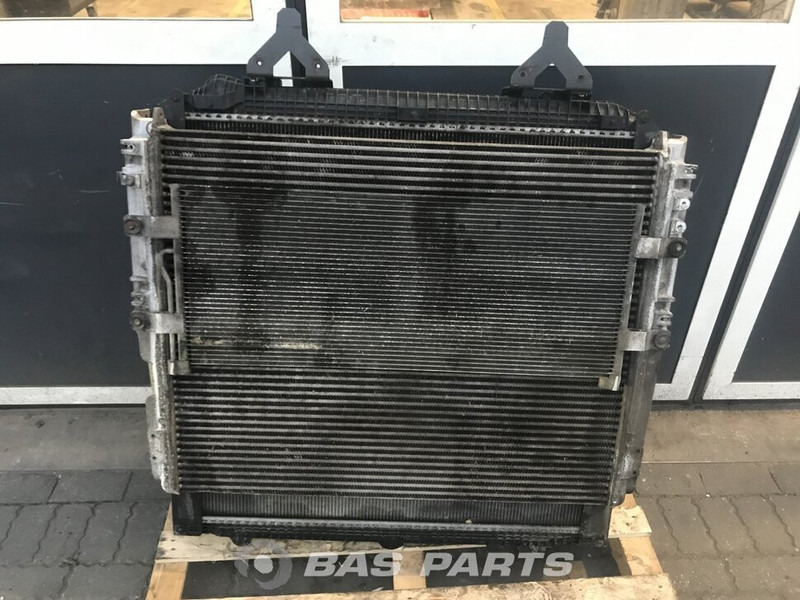 Mercedes-Benz Actros MP4 - Radiator for Truck: picture 2 Mercedes-Benz Actros MP4 - Radiator for Truck: picture 2