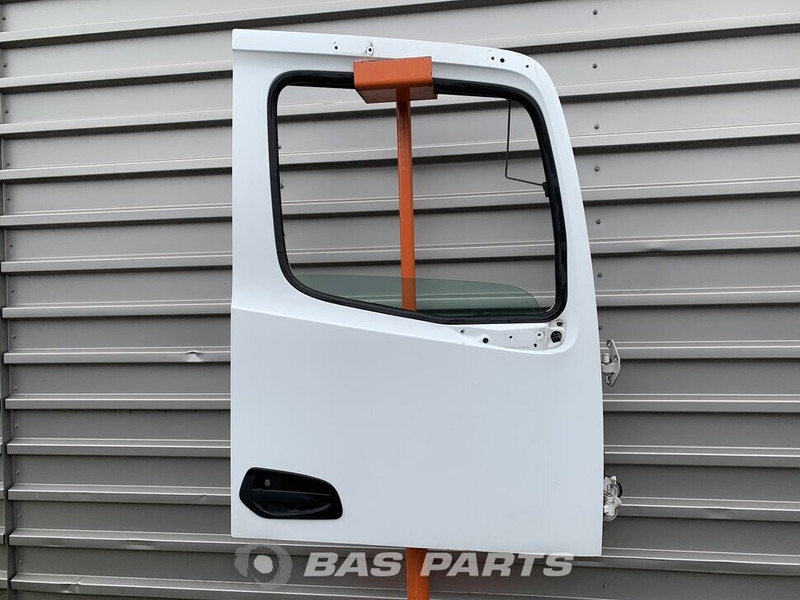 Mercedes-Benz Actros MP4 - Door and parts for Truck: picture 1 Mercedes-Benz Actros MP4 - Door and parts for Truck: picture 1