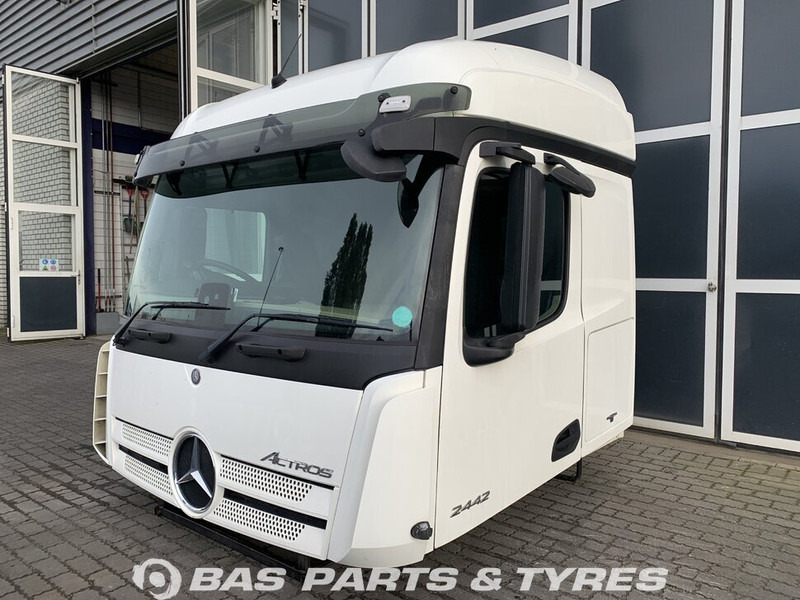 Mercedes-Benz Actros MP4 - Cab and interior for Truck: picture 1 Mercedes-Benz Actros MP4 - Cab and interior for Truck: picture 1