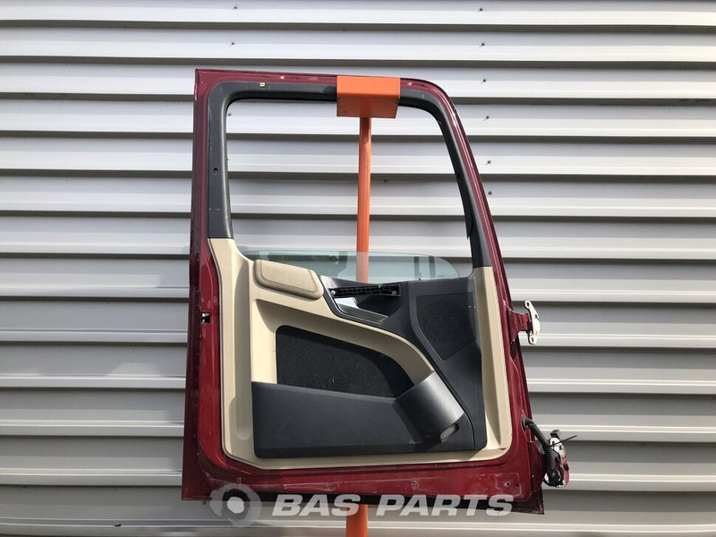 Mercedes-Benz Actros MP4 Portier Links Mercedes A 960 720 23 03 - Door and parts for Truck: picture 2 Mercedes-Benz Actros MP4 Portier Links Mercedes A 960 720 23 03 - Door and parts for Truck: picture 2