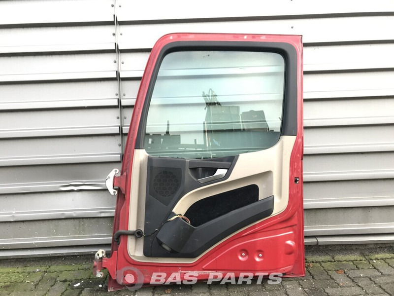 Mercedes-Benz Actros MP4 Portier Rechts Mercedes A 960 720 22 03 - Door and parts for Truck: picture 2 Mercedes-Benz Actros MP4 Portier Rechts Mercedes A 960 720 22 03 - Door and parts for Truck: picture 2