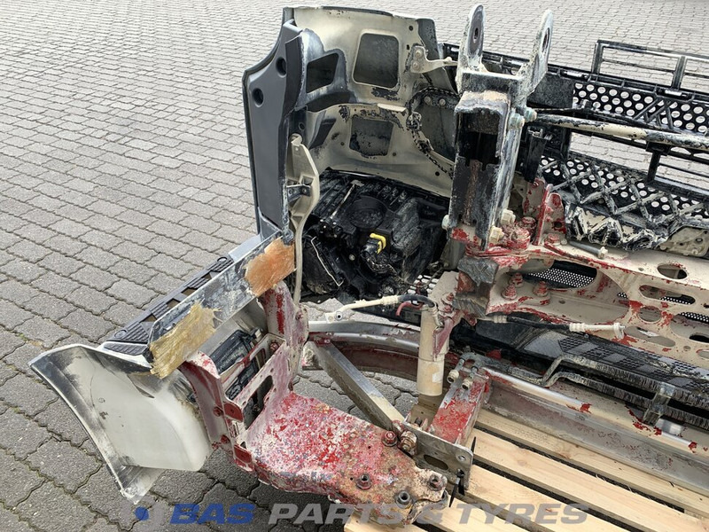 Mercedes-Benz Antos MP4 Bumper Mercedes A 960 880 90 72 - Bumper for Truck: picture 4 Mercedes-Benz Antos MP4 Bumper Mercedes A 960 880 90 72 - Bumper for Truck: picture 4