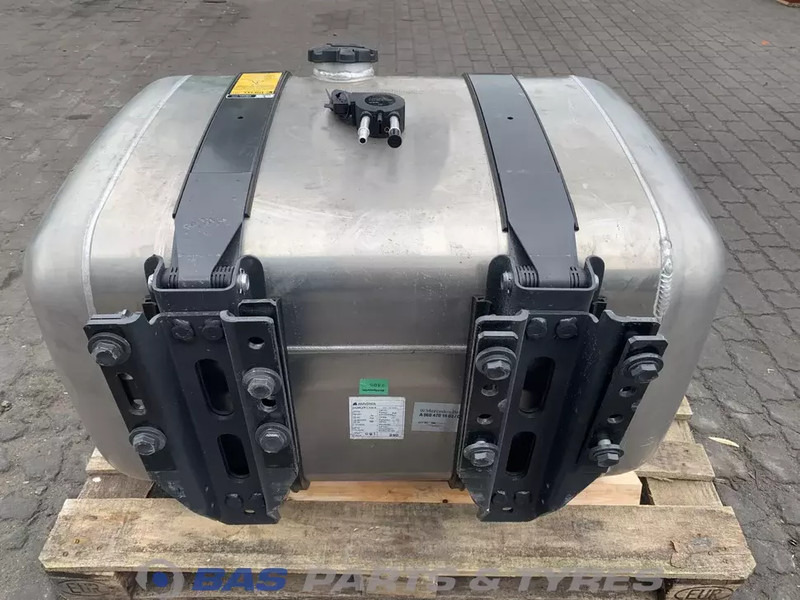 Mercedes-Benz Brandstoftank Mercedes 290 Liter A 960 470 00 04 - Fuel tank for Truck: picture 3 Mercedes-Benz Brandstoftank Mercedes 290 Liter A 960 470 00 04 - Fuel tank for Truck: picture 3
