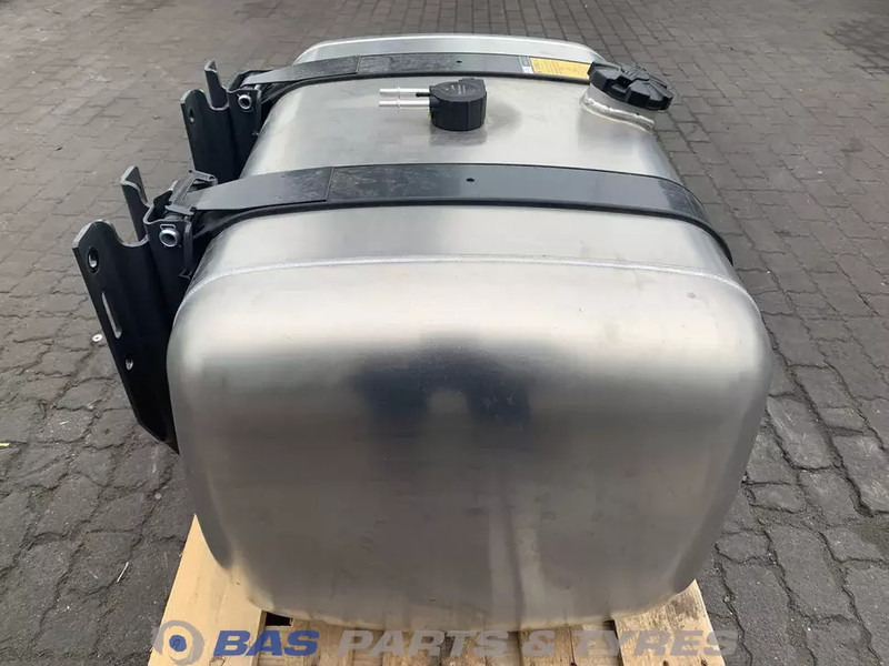 Mercedes-Benz Brandstoftank Mercedes 290 Liter A 960 470 00 04 - Fuel tank for Truck: picture 4 Mercedes-Benz Brandstoftank Mercedes 290 Liter A 960 470 00 04 - Fuel tank for Truck: picture 4
