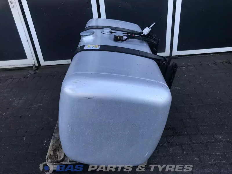 Mercedes-Benz Brandstoftank Mercedes 570 Liter A 960 475 27 03 - Fuel tank for Truck: picture 2 Mercedes-Benz Brandstoftank Mercedes 570 Liter A 960 475 27 03 - Fuel tank for Truck: picture 2