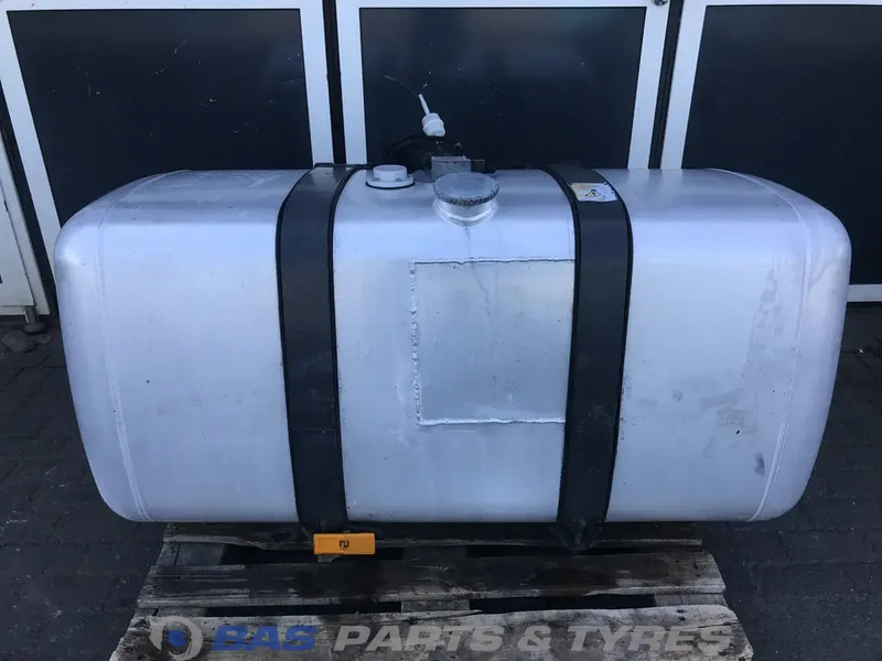 Mercedes-Benz Brandstoftank Mercedes 570 Liter A 960 475 27 03 - Fuel tank for Truck: picture 1 Mercedes-Benz Brandstoftank Mercedes 570 Liter A 960 475 27 03 - Fuel tank for Truck: picture 1