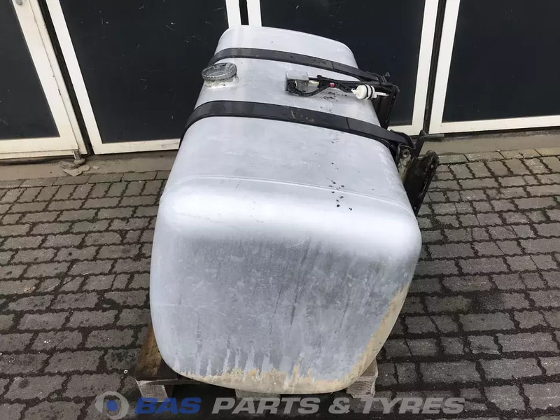 Mercedes-Benz Brandstoftank Mercedes 570 Liter A 960 475 27 03 - Fuel tank for Truck: picture 2 Mercedes-Benz Brandstoftank Mercedes 570 Liter A 960 475 27 03 - Fuel tank for Truck: picture 2