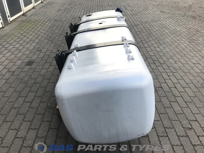 Mercedes-Benz Brandstoftank Mercedes 820 Liter A 960 470 34 01 - Fuel tank for Truck: picture 4 Mercedes-Benz Brandstoftank Mercedes 820 Liter A 960 470 34 01 - Fuel tank for Truck: picture 4